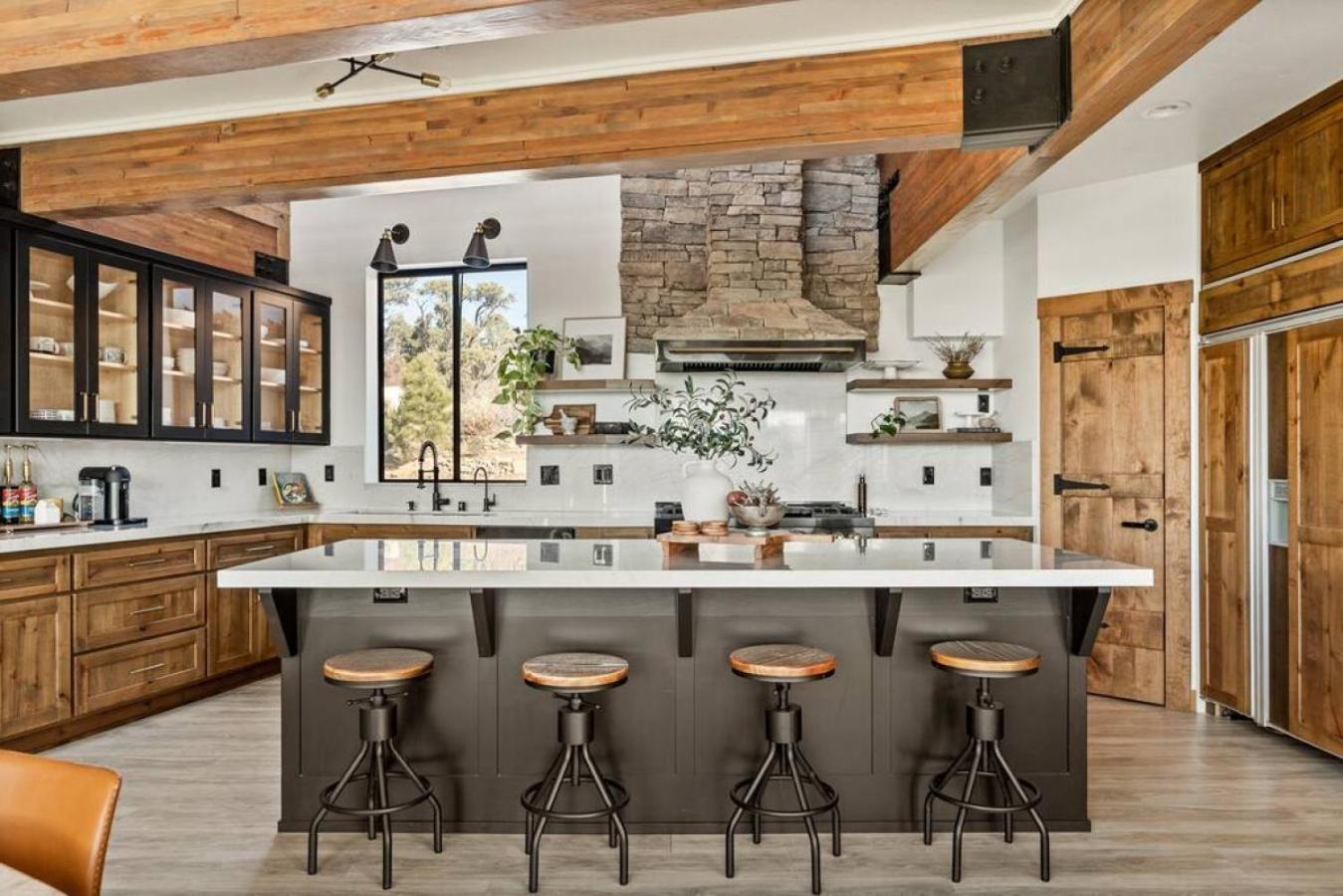 Steel Pine Lodge A Rustic Mountain Retreat Views Baldwin Lake Luaran gambar